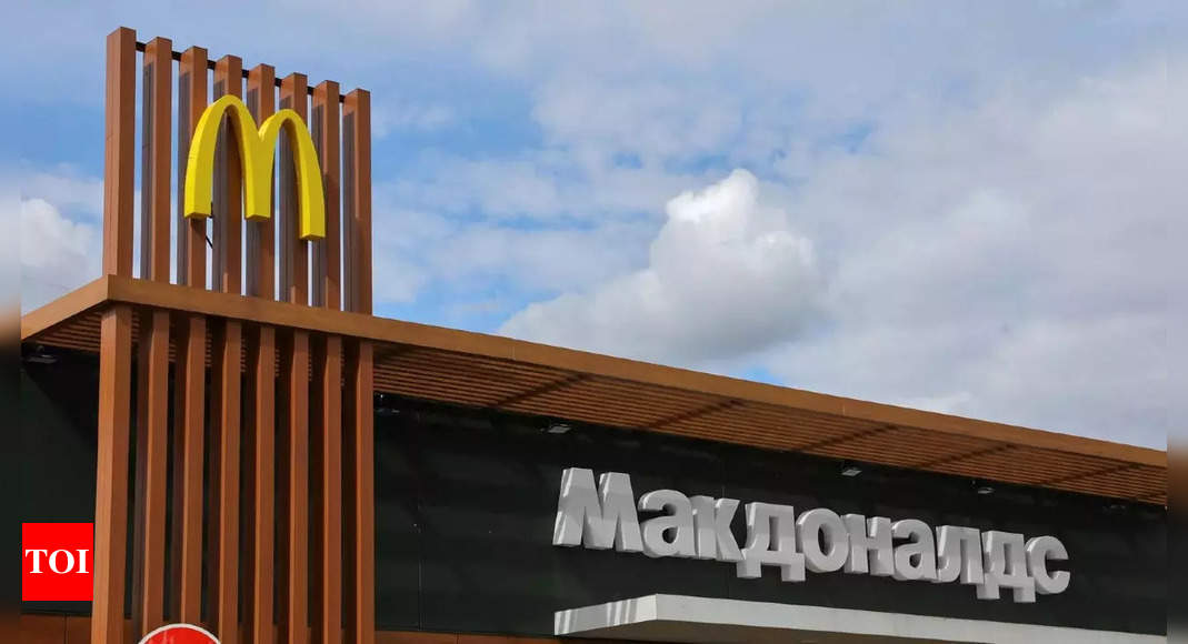 mcdonald s: Russians line up for final Big Mac ahead of McDonald's exit